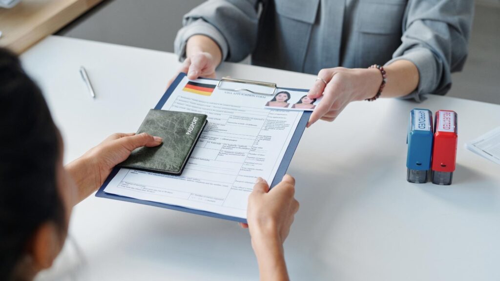 Ajutoare Sociale în Germania: Resurse în Situații de Urgență